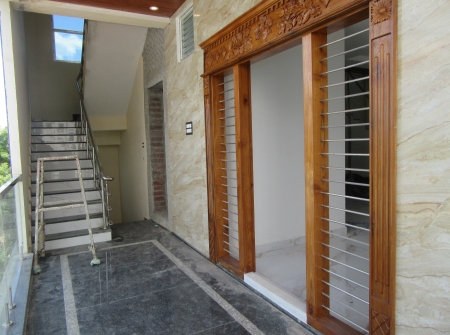 6) Li Id 231 - Second Floor East Face Duplex House Entrance.JPG